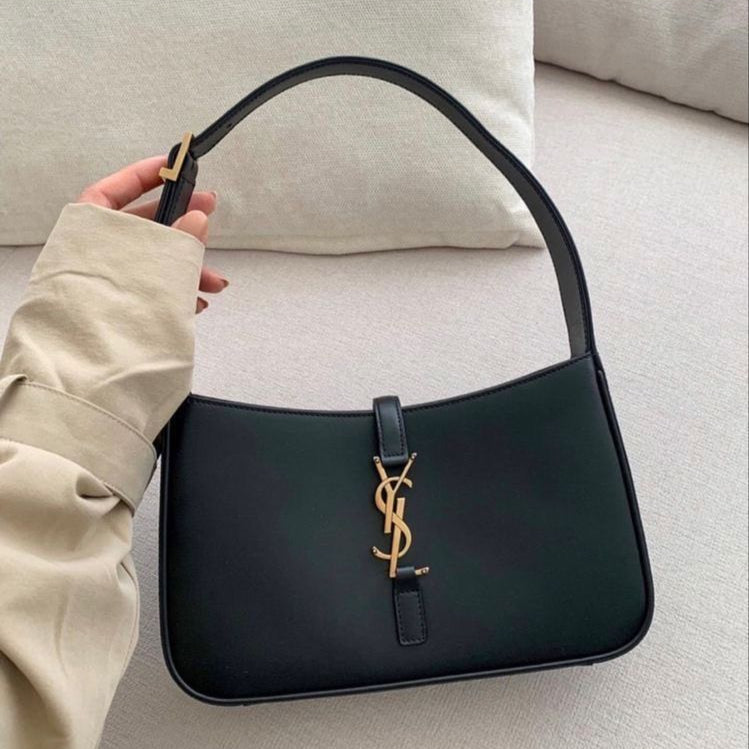Le 5 à 7 Saint Laurent